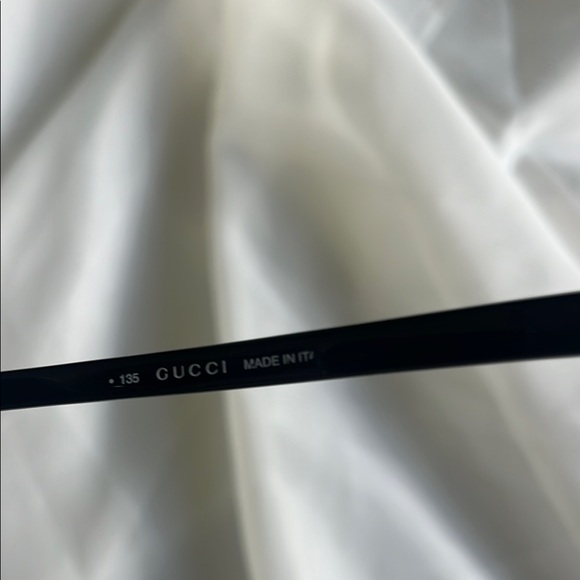 Gucci Oval Black Sunglasses - Picture 5 of 11